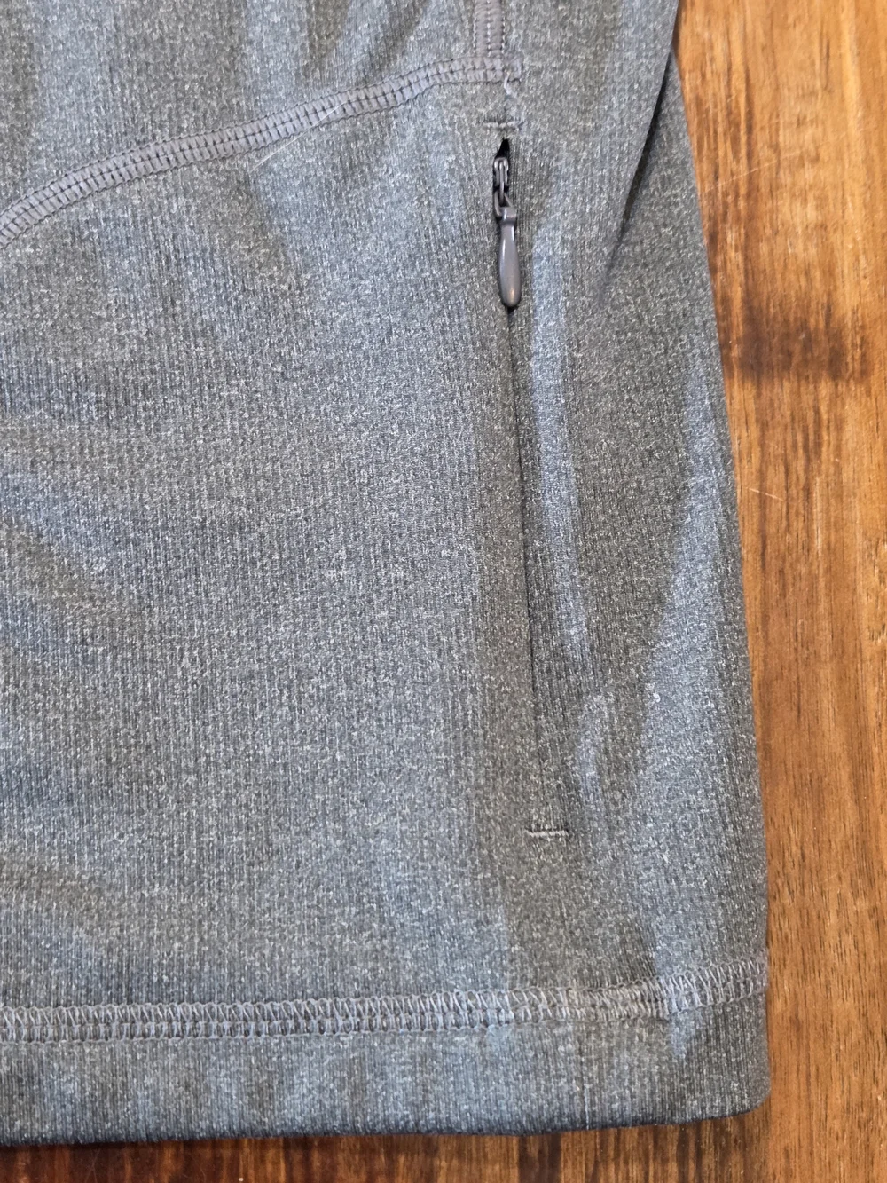 RHONE Mens M Gray 1/4 Zip Pullover Thumb Hole Polartec Running Athletic Preppy